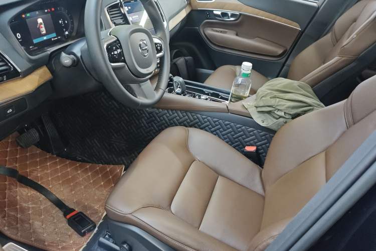 Used Volvo XC90 2023 B6 Zhiyi Luxury Edition 7-Seater