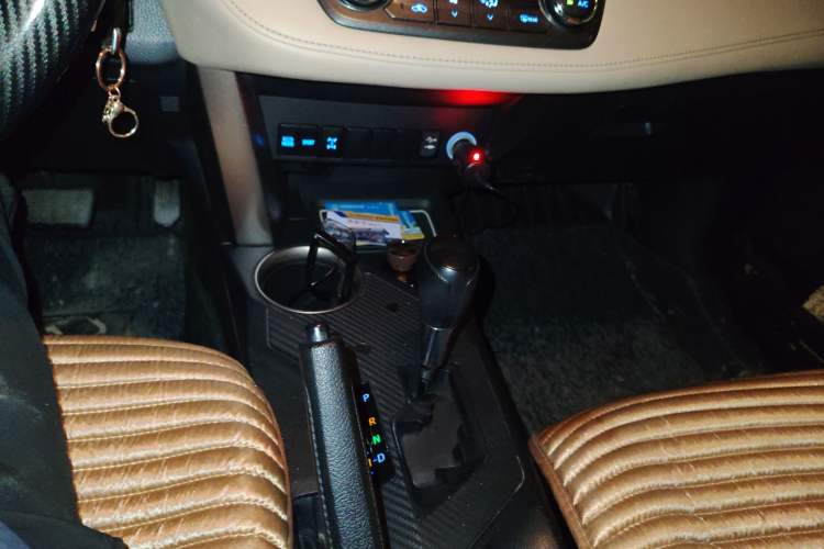 Used Toyota RAV4 2013 2.0L CVT Four-Wheel Drive Fashion Edition