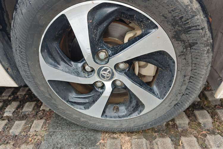 Used Toyota Levin 2017 Revised Dual-Engine 1.8H GS E-CVT Elite Edition China V Standard Right Front Wheel Hub