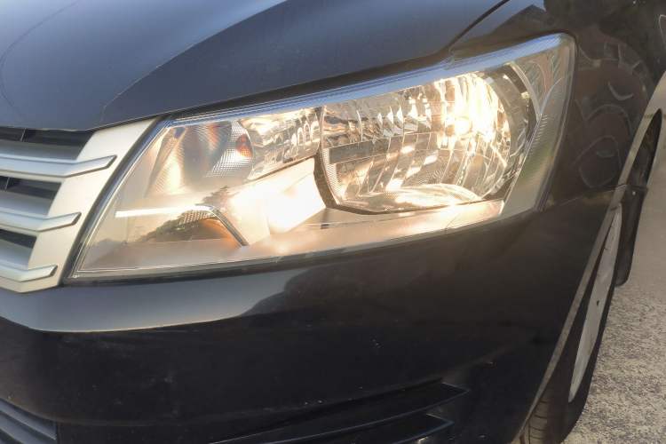 Used Volkswagen Santana 2015 1.4L Manual Fashion Edition