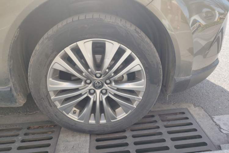 Used Toyota Harrier 2022 Dual-Engine 2.5L CVT Four-Wheel Drive Luxury Edition