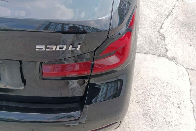 Used BMW 5 Series 2021 Facelifted 530Li Leading Edition M Sport Package
