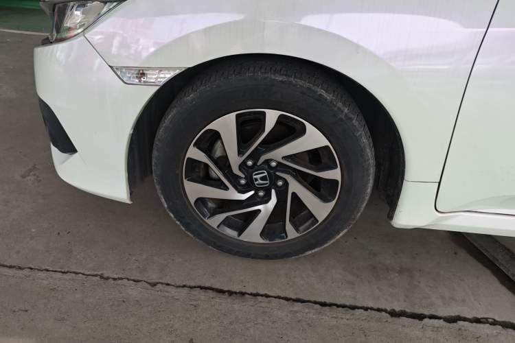 Used Honda Civic 2016 220TURBO CVT Luxury Edition Exterior 4