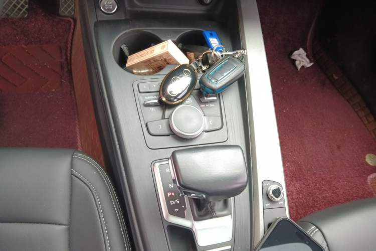 Used Audi A4L 2018 30th Anniversary Edition 40 TFSI Trendy Model Gear Lever