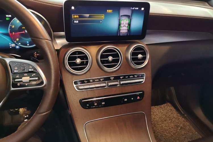 Used Mercedes-Benz GLC 2022 Second Facelift GLC 260 L 4MATIC Luxury Edition