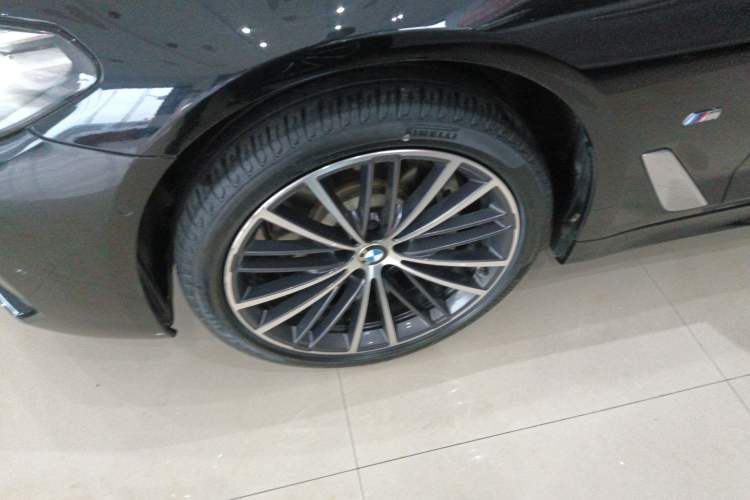 Used BMW 5 Series 2022 Second Facelift 530Li Leading Edition M Sport Package