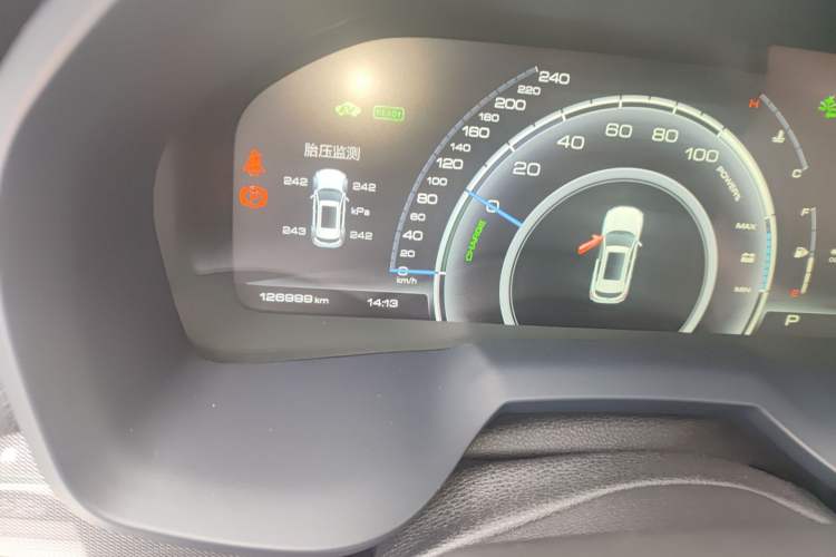 Used Wey P8 2018 2.0T Flagship Model Odometer Close Up