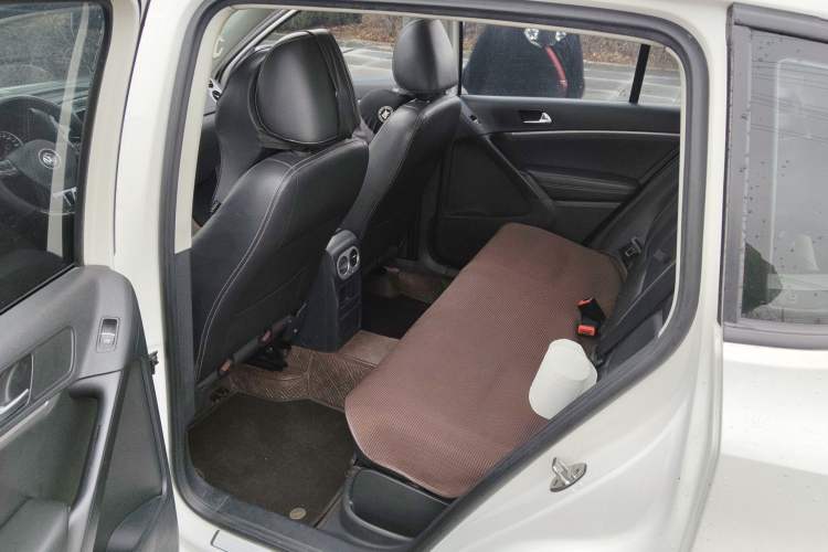 Used Volkswagen Tiguan 2017 300TSI Automatic Two-Wheel Drive Silk Road Comfort Edition Left Rear Seat