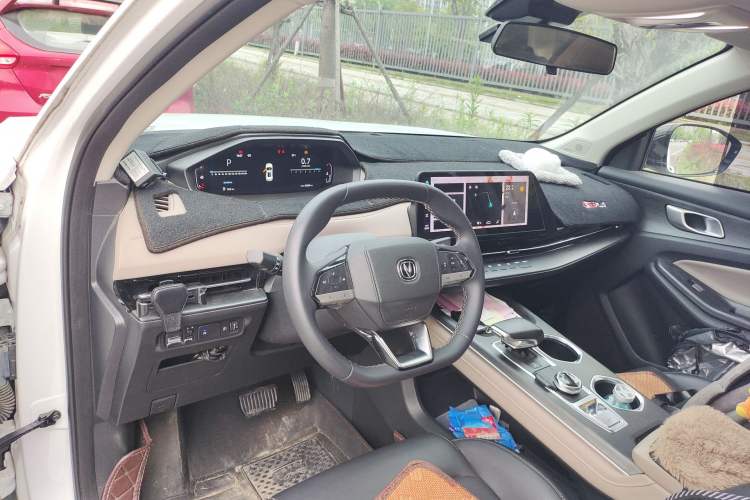 Used CHANGAN CS55PLUS 2022 2nd Generation 1.5T DCT Prestige Version Center Console