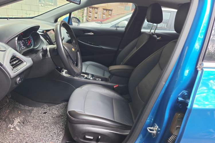 Used Chevrolet Cruze 2017 1.4T Hatchback Dual-Clutch Lingfeng Edition Left Front Seat