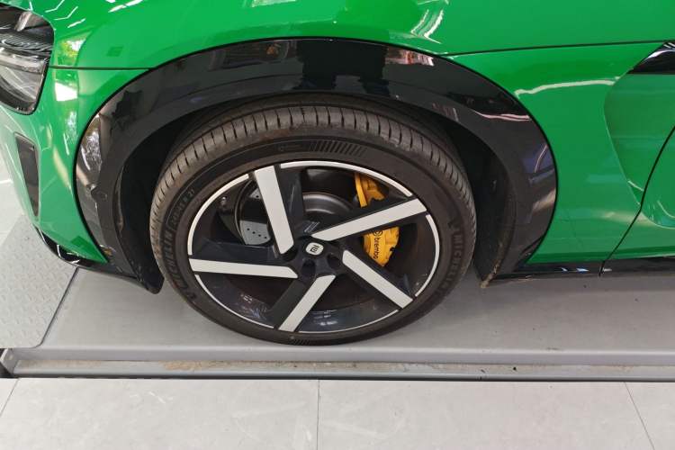 Used Xiaomi Auto YU7 2025 Ultra-Long Range High-Performance All-Wheel-Drive Max Edition
