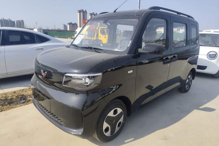 Used Wuling Zhiguang New Energy 2025 Model 305km Ambitious Edition