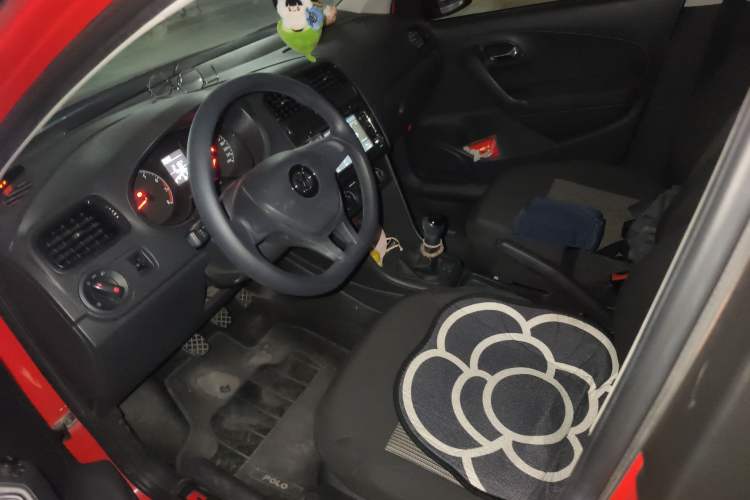 Used Volkswagen Polo 2016 1.4L Manual Fashion Model