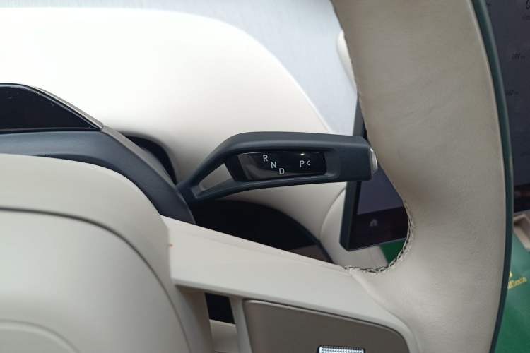 Used Xiaomi Auto YU7 2025 Ultra-Long Range Rear-Wheel Drive Version Gear Lever