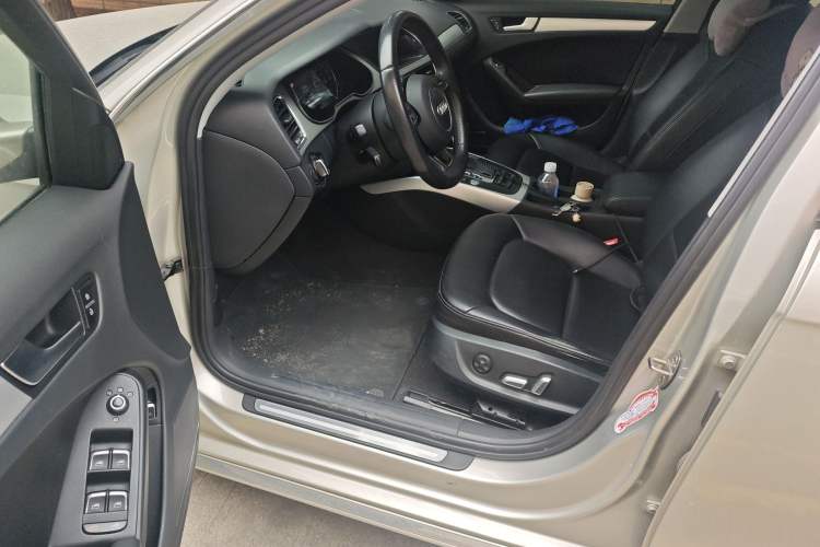 Used Audi A4L 2016 35 TFSI Collector's Edition Automatic Standard Model
