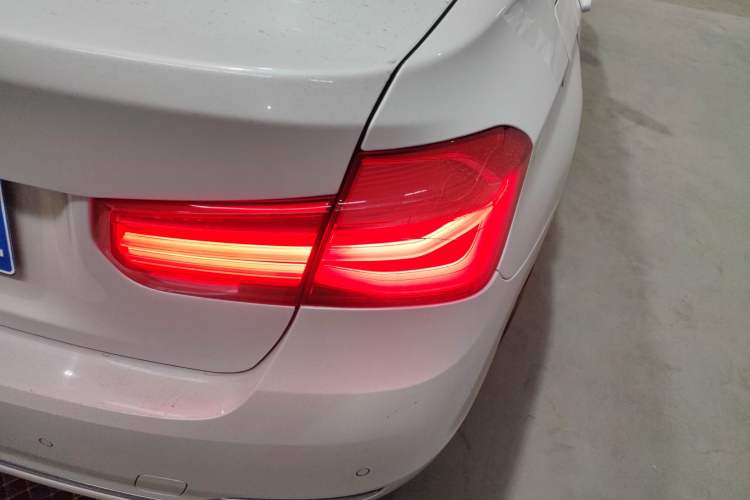 Used BMW 3 Series 2016 316Li Fashion Model
