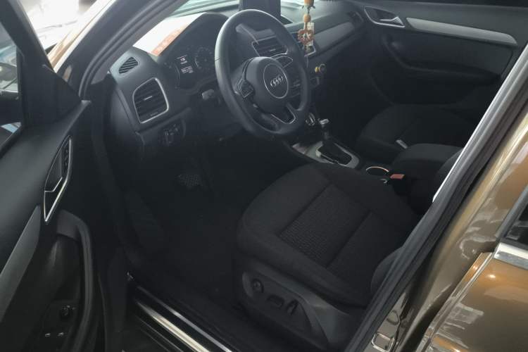 Used Audi Q3 2016 30 TFSI Collector's Edition Intelligent Model
