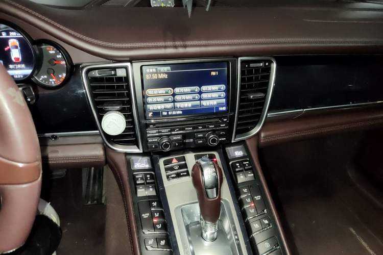 Used Porsche Panamera 2016 Panamera Executive Edition 3.0T Audio And AC Panel