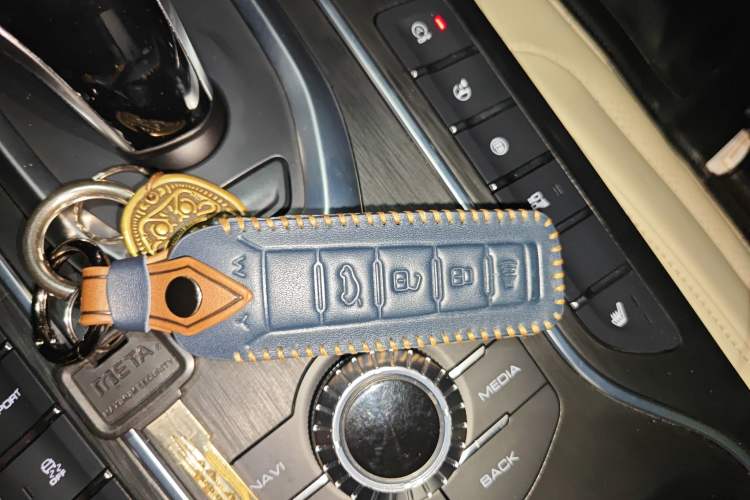 Used Wey VV6 2018 2.0T Two-Wheel-Drive Ultra-Luxury Version China V Standard
