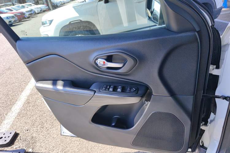 Used Jeep Cherokee 2017 2.4L Leading Smart Edition