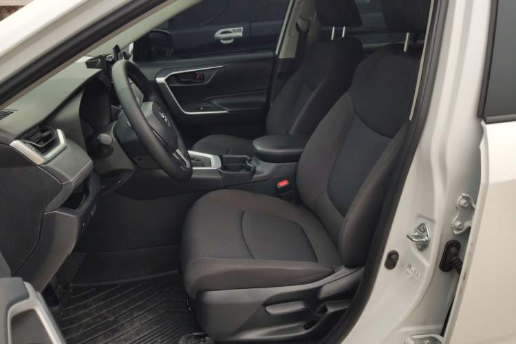 Used Toyota RAV4 2023 2.0L CVT Two-Wheel Drive Urban Edition
