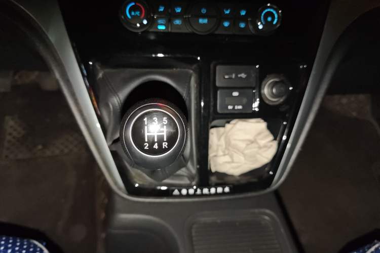 Used JAC Refine M3 2023 PLUS 1.8L 9-Seater Smart Connectivity Version
