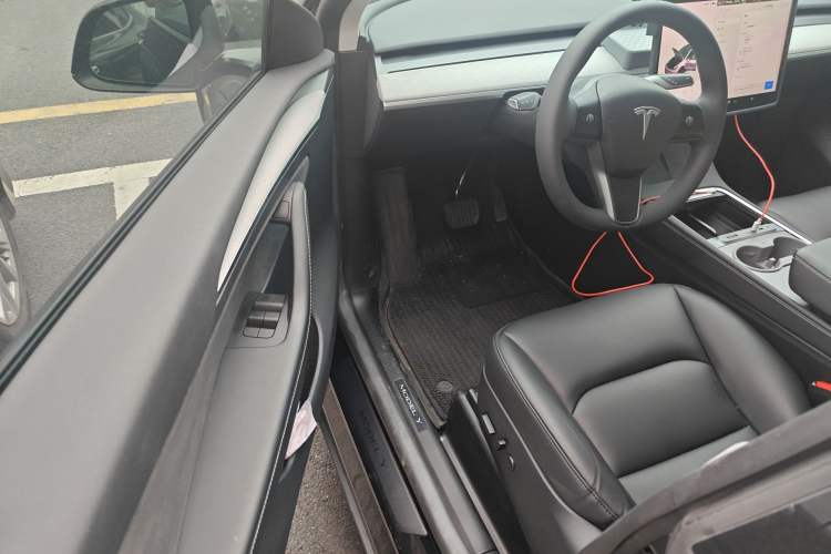 Used Tesla Model Y 2023 Rear-Wheel-Drive Version Driver Seat