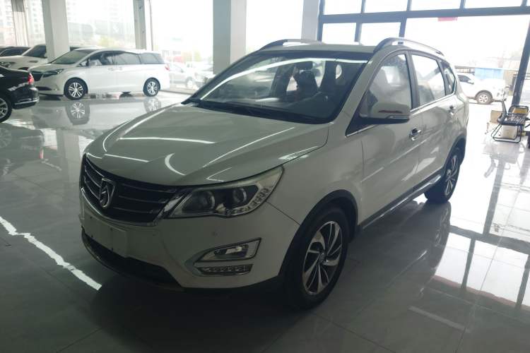 Used Baojun 560 2015 1.8L manual luxury version