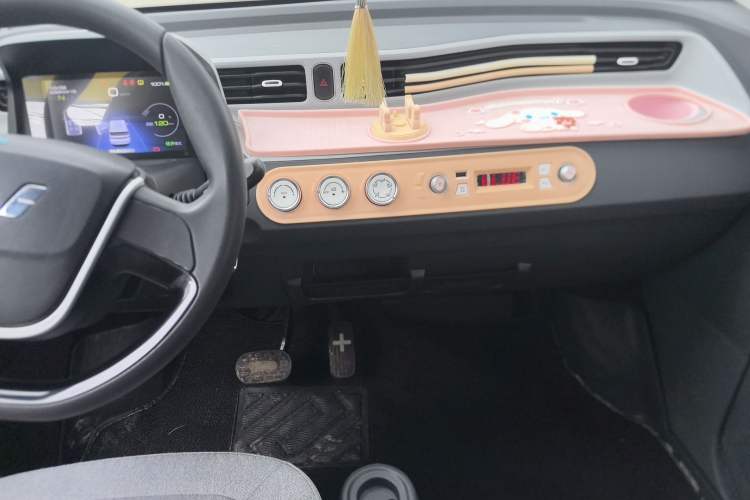 Used Wuling Hongguang MINIEV 2021 Macaron Fashion Model Lithium Iron Phosphate Audio And AC Panel