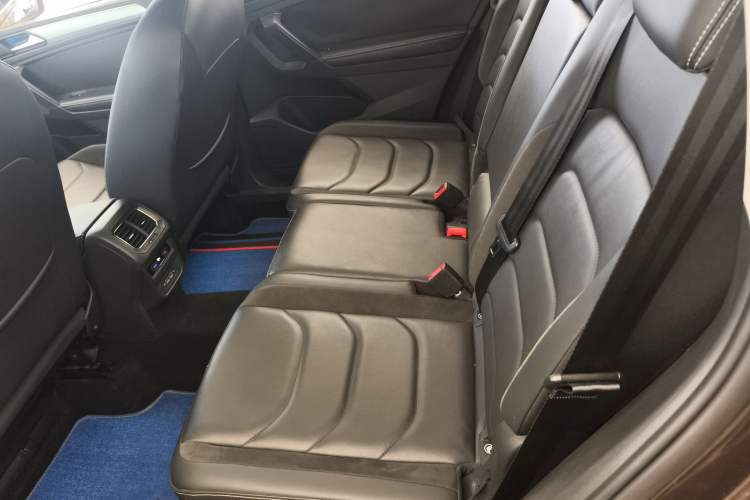 Used Volkswagen Tiguan L 2018 Revised Version 330TSI Automatic Two-Wheel Drive Comfort Edition Left Rear Seat