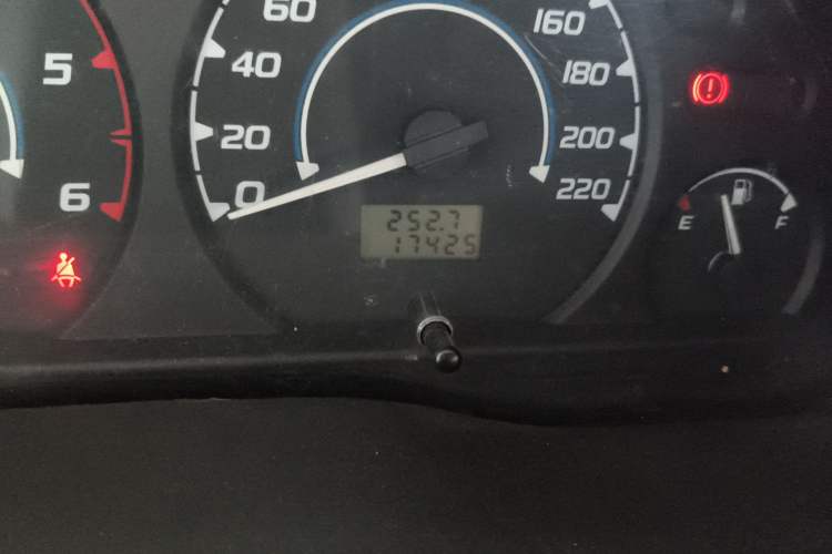 Used JMC Transit 2019 2.8T Commercial Version Short Wheelbase Mid-Roof 3-Seater China VI Standard JX493