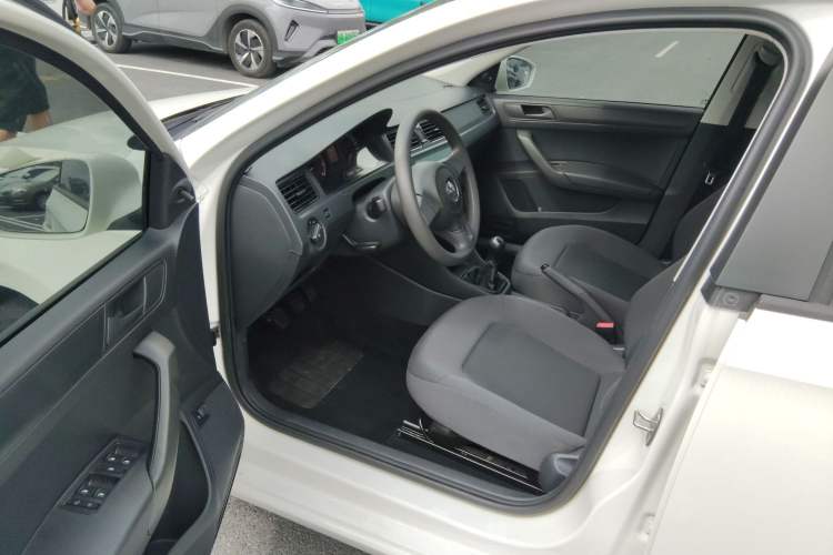 Used Volkswagen Santana 2015 1.4L Manual Fashion Edition