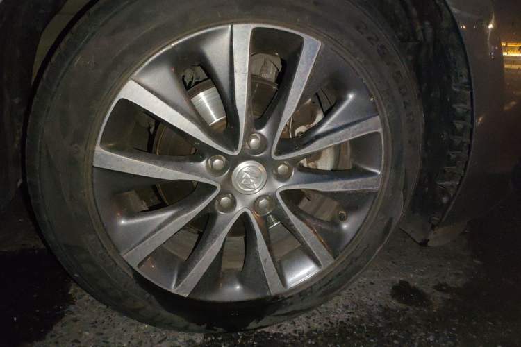 Used Buick GL6 2018 18T 6-Seater Prestige Model Right Front Wheel Hub