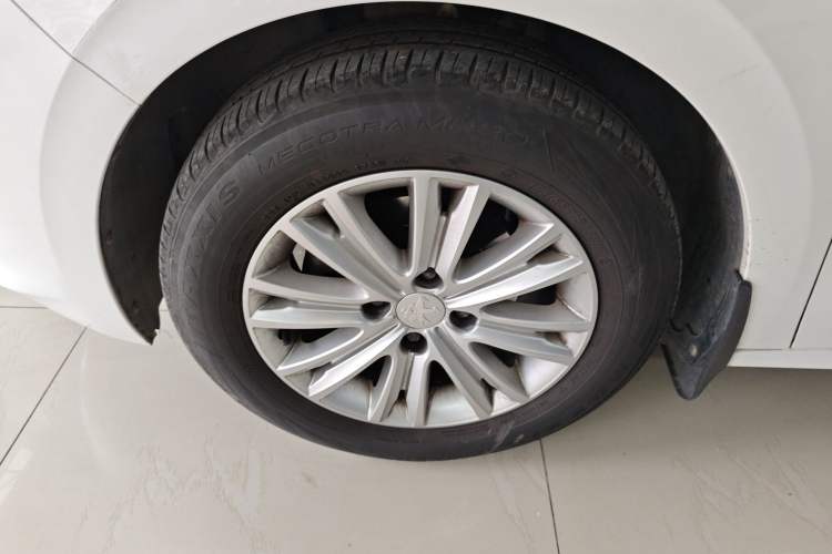 Used Peugeot 301 2014 1.6L Manual Luxury Edition
