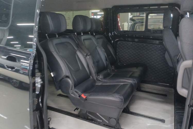 Used Ford Transit 2023 2.0T Gasoline Automatic Multi-Function Commercial Vehicle Mid-Drive Mid-Roof 5/6 Seats