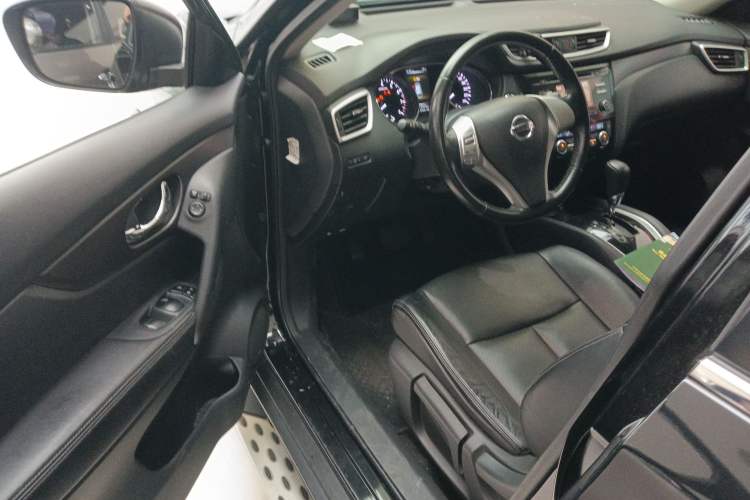 Used Nissan X-Trail 2015 2.0L CVT Comfort MAX Edition 2WD