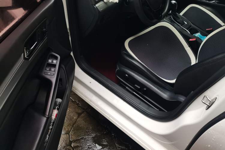 Used Volkswagen Lamando 2018 230TSI DSG Fashion Edition Driver Seat