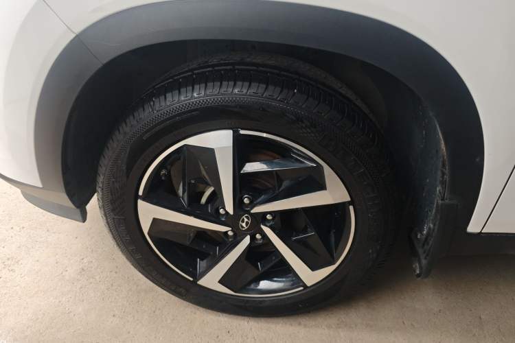 Used Hyundai ix35 2021 2.0L Automatic 2WD GLS Leading Edition Left Front Wheel Hub