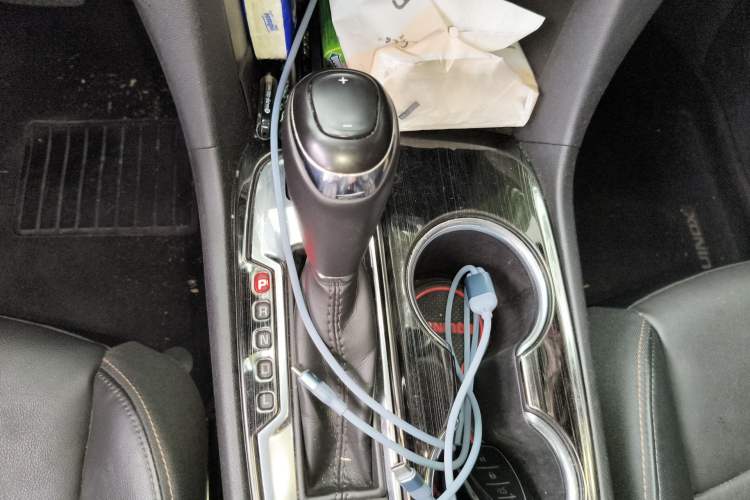 Used Chevrolet Equinox 2017 550T Automatic All-Wheel-Drive Top-Tier Version Gear Lever