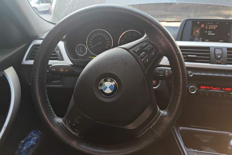 Used BMW 3 Series 2014 320Li Fashion Model
