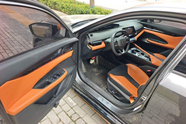 Used CHANGAN UNI-V 2023 1.5T Sport Edition
