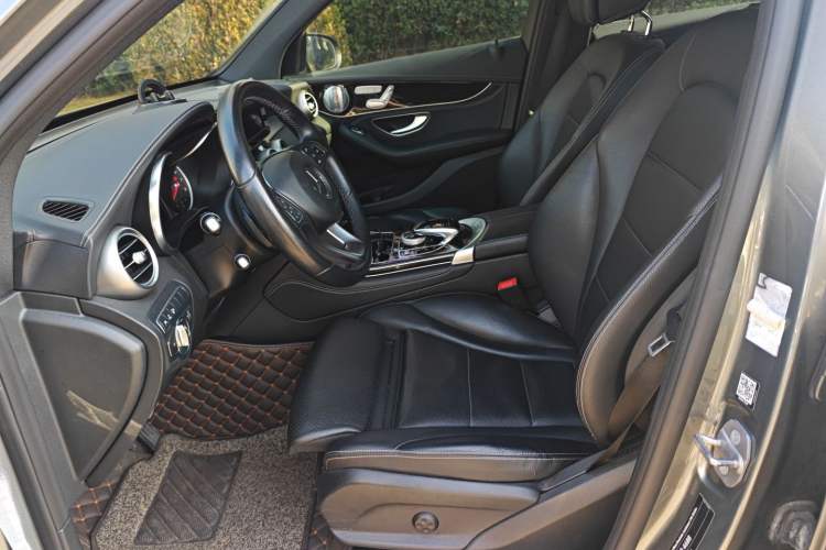 Used Mercedes-Benz GLC 2017 GLC 260 4MATIC Luxury Model