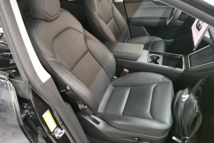 Used Tesla Model Y 2025 Rear-Wheel-Drive Version
