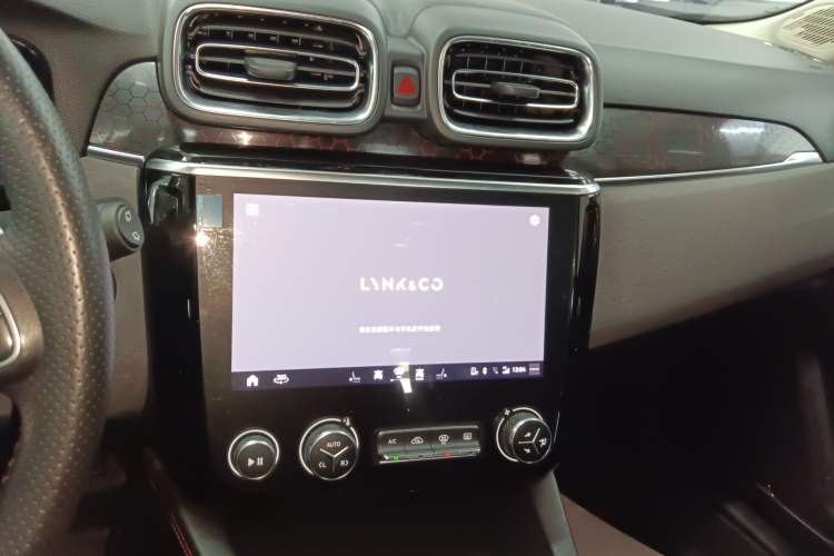 Used Lynk & Co 02 2019 1.5T DCT Two-Wheel Drive Pro Edition China VI Standard
