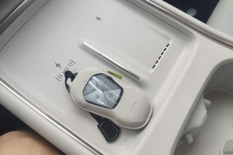 Used XPeng P7+ 2024 Ultra-Long Range Max Vehicle Key