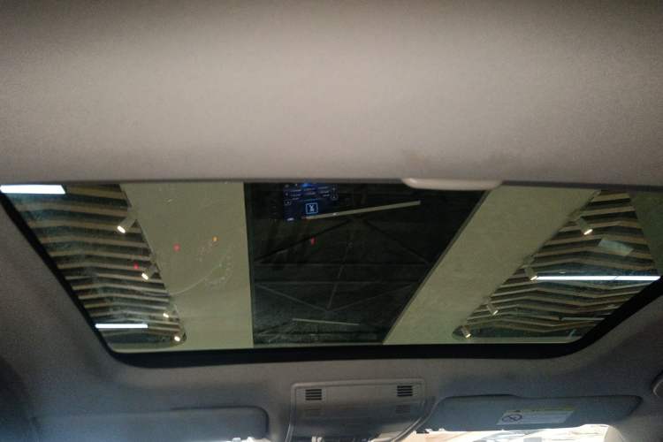 Used Volkswagen Golf 2015 1.6L Automatic Comfort Model Headliner