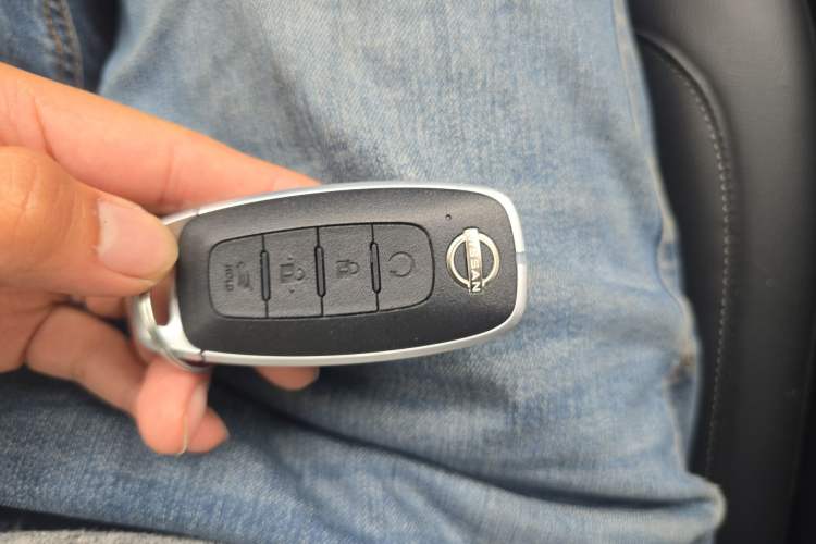 Used Nissan Pathfinder 2024 380 VC-TURBO Four-Wheel Drive Intelligent Driving Version 7 Seats Vehicle Key