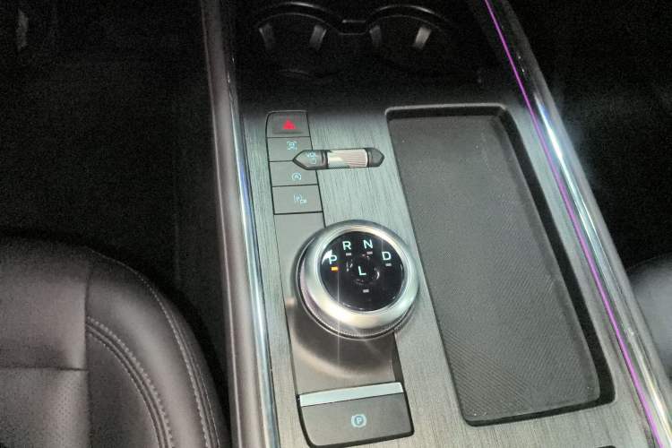 Used Ford Mondeo 2025 2.0T EcoBoost Ultimate Edition Gear Lever