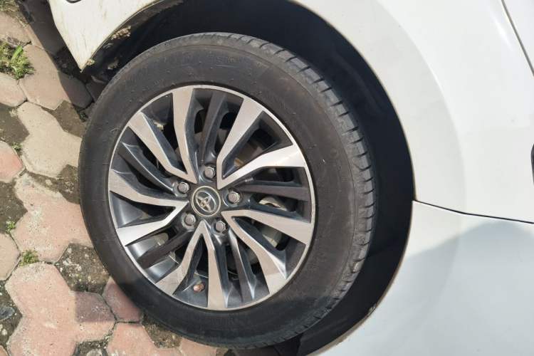 Used Toyota Corolla 2017 Revised Dual-Engine 1.8L E-CVT Leading Edition
