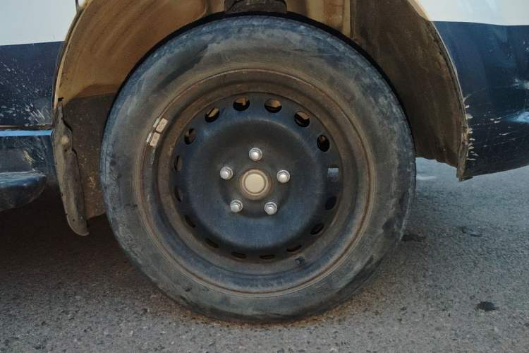 Used Jinbei Gold Hiace M Classic 2022 Panda Edition 1.5L Travel Lion Passenger Van 7 Seats